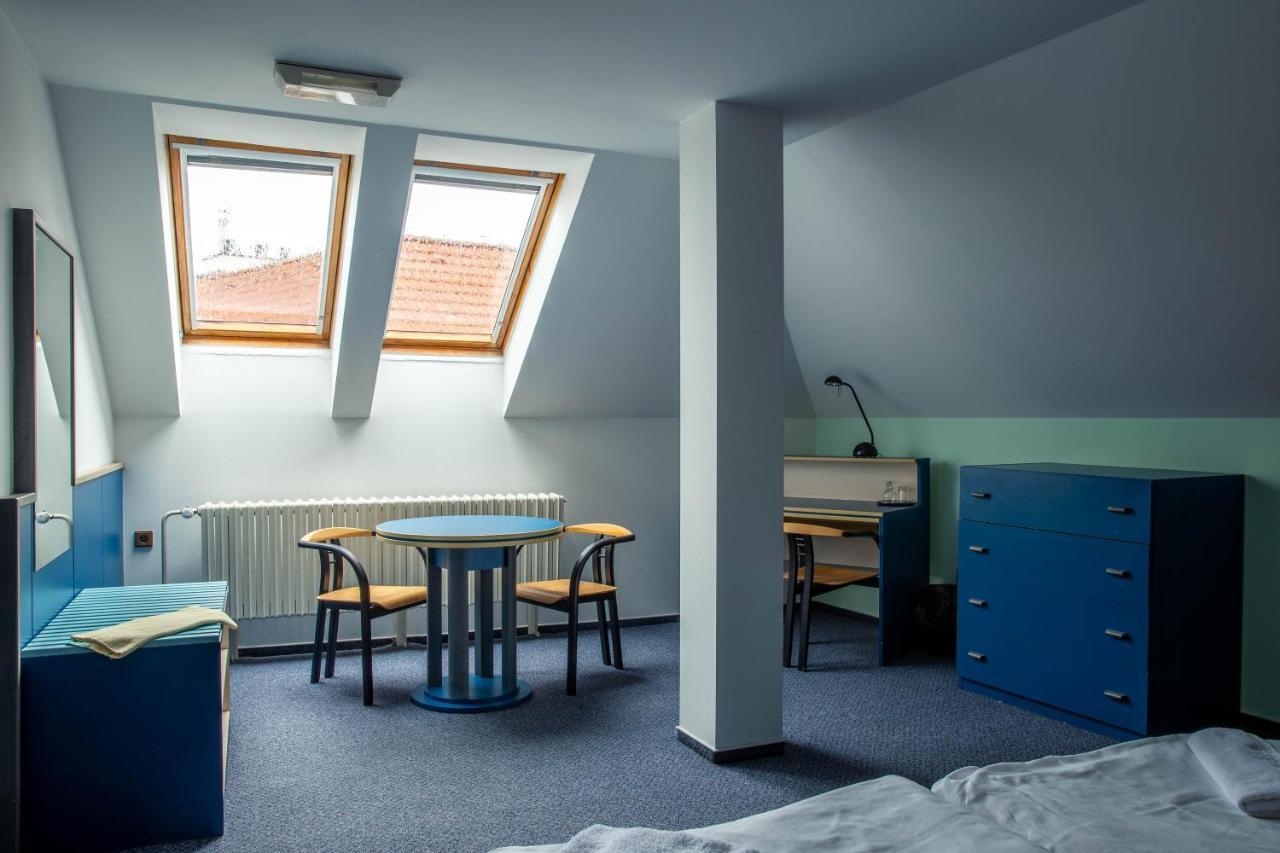 Penzion Amatka Hradec Králové Extérieur photo