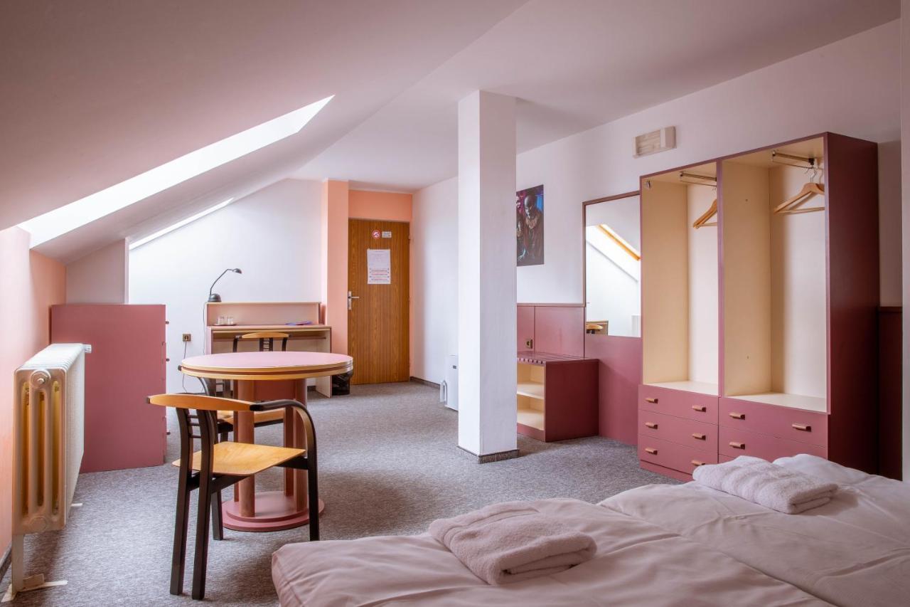 Penzion Amatka Hradec Králové Extérieur photo
